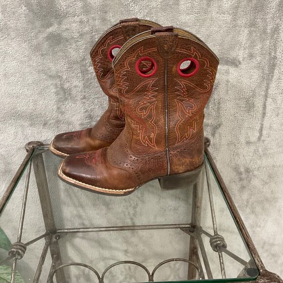 Ariat Other - ARIAT BOOTS KIDS size 13.5  STYLE 10014101 SQUARE TOE pull on